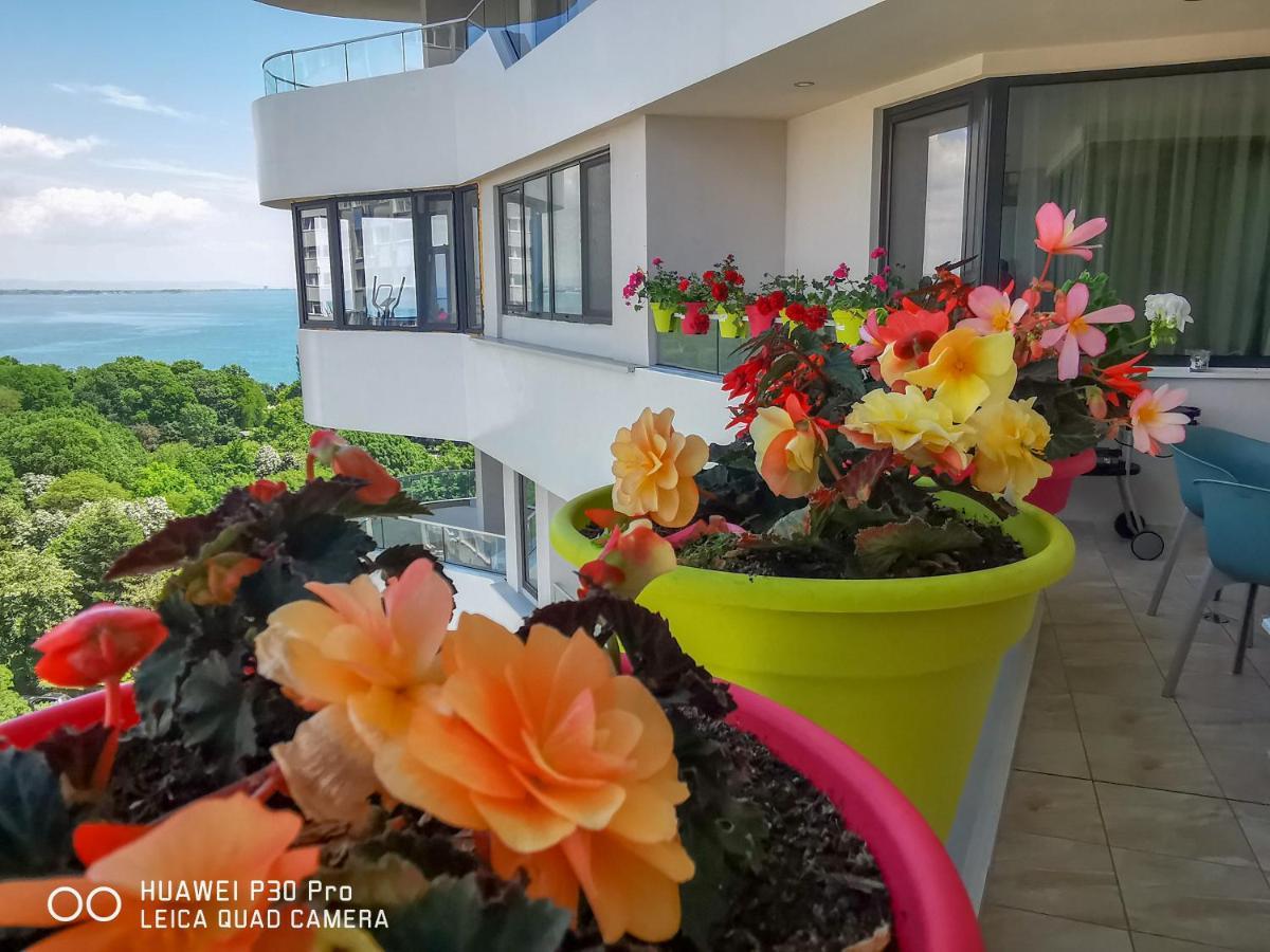Luxury Appartments Alix Burgas Extérieur photo