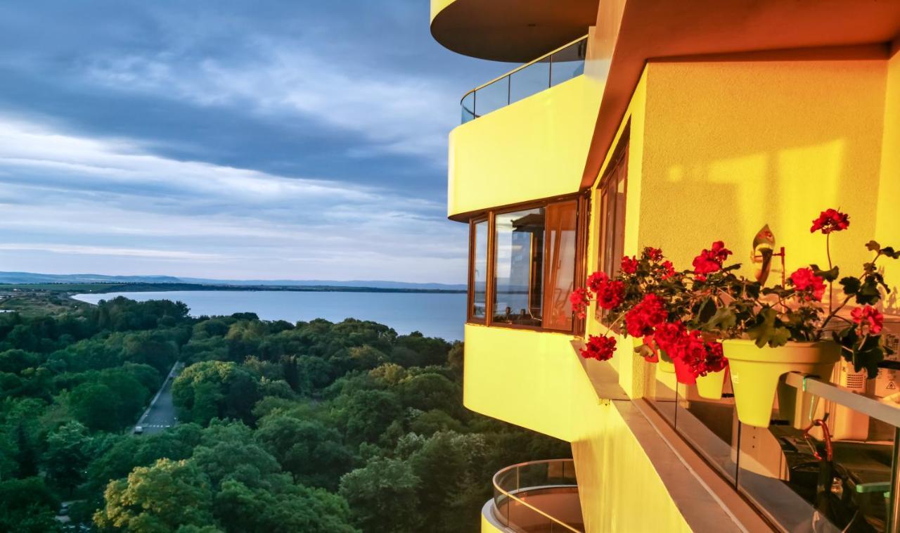 Luxury Appartments Alix Burgas Extérieur photo